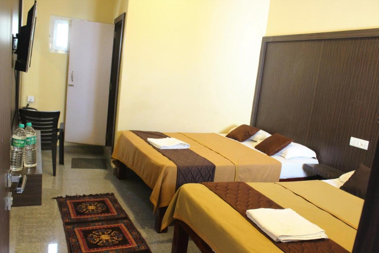 Gsr Residency Hotell Kancheepuram Exteriör bild