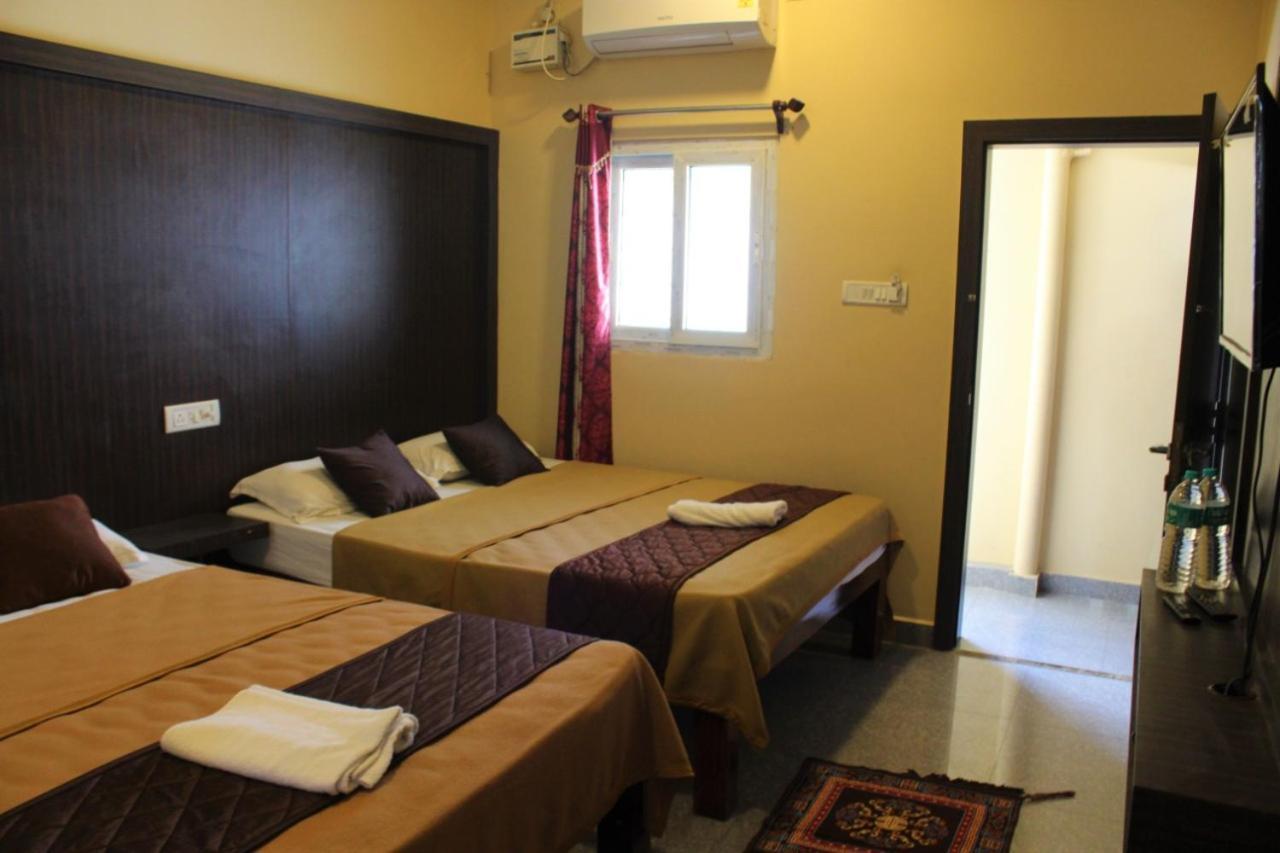 Gsr Residency Hotell Kancheepuram Exteriör bild