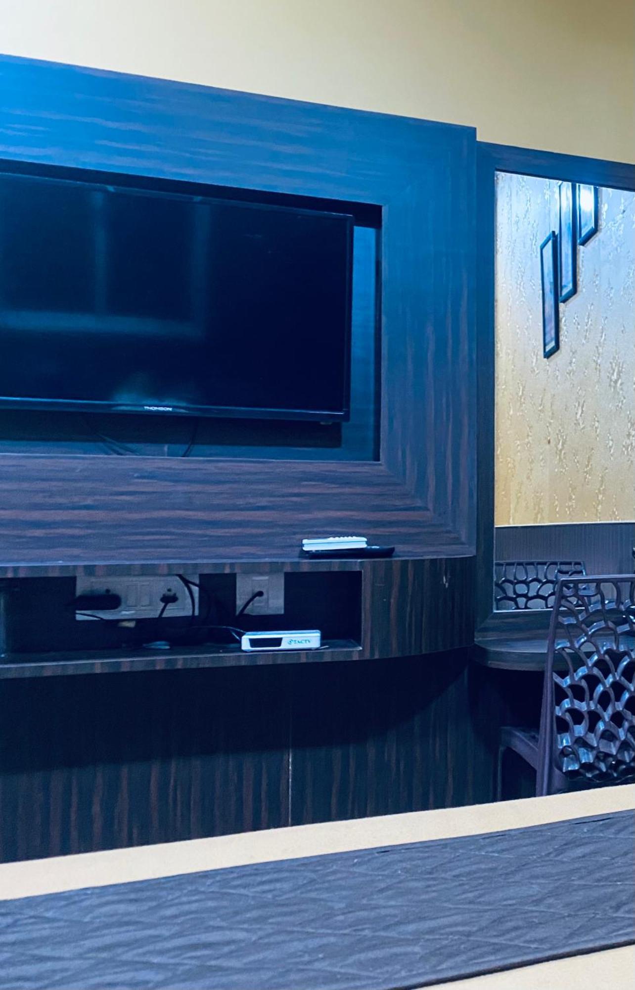 Gsr Residency Hotell Kancheepuram Exteriör bild