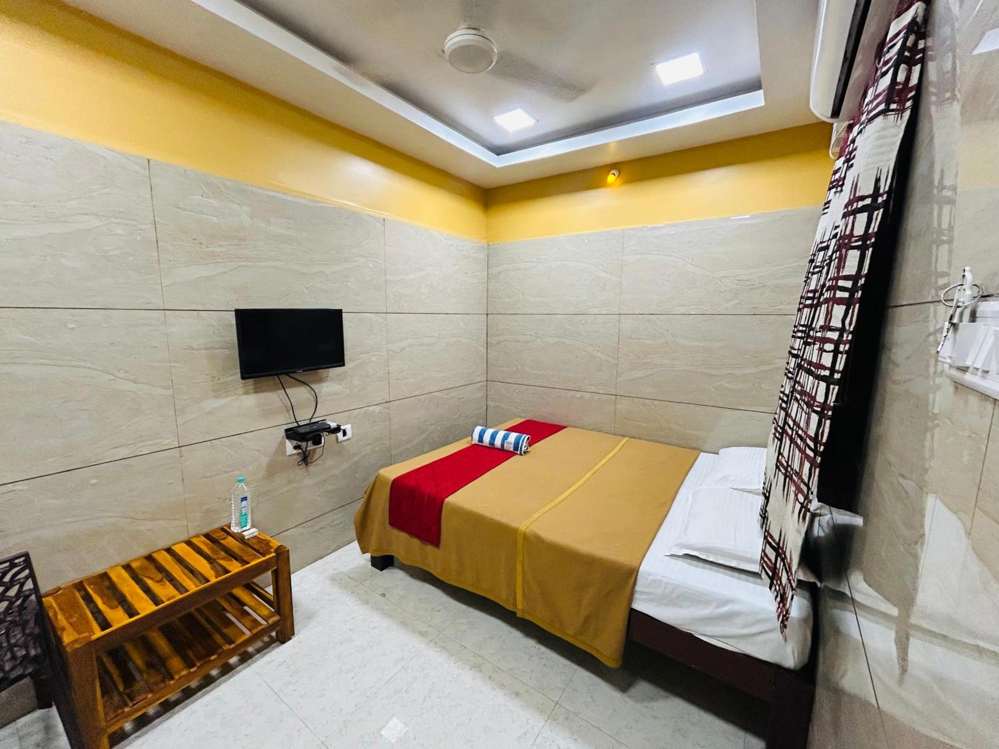 Gsr Residency Hotell Kancheepuram Exteriör bild
